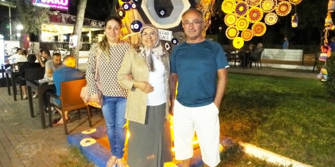 Burhaniye’de nazar ağacı ilgi odağı oldu