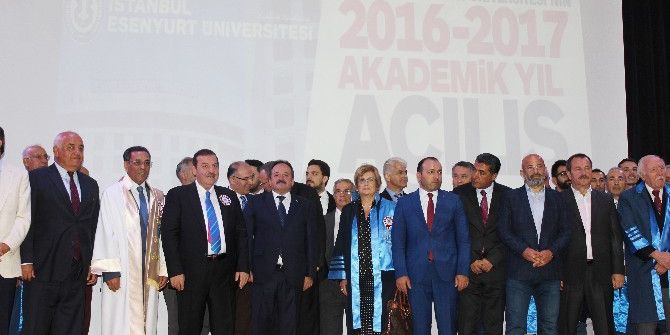 İstanbul Esenyurt Üniversitesi Yeni Akademik Yılı Açılış Törenini Gerçekleştirdi