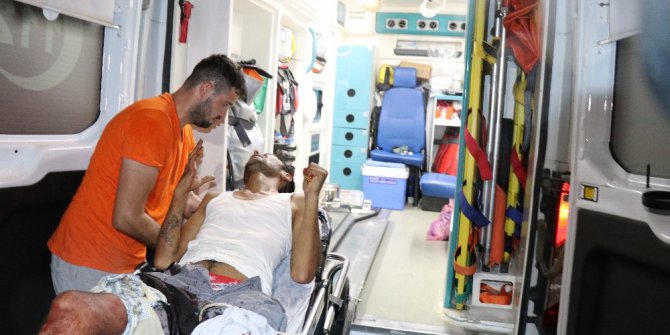 Yüzü maskeli iki kişi polislere ateş açtı