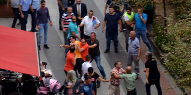 Trabzon’da park kavgası kameralara yansıdı