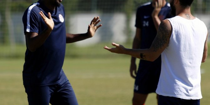 Eto’o’dan neşeli antrenman