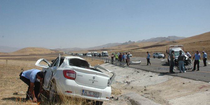 Van’da otomobiller çarpıştı: 7 ölü, 2 yaralı