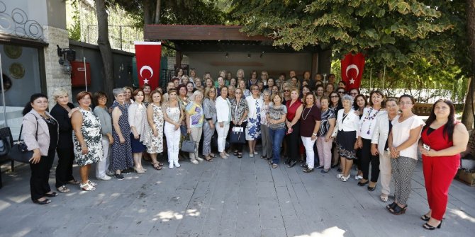 Kadın dernekleri CHP’nin kahvaltısında buluştu