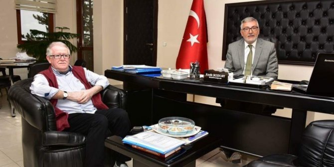 Eskişehirli ünlü yazar Nejat İşcan’dan Kadir Bozkurt’a ziyaret