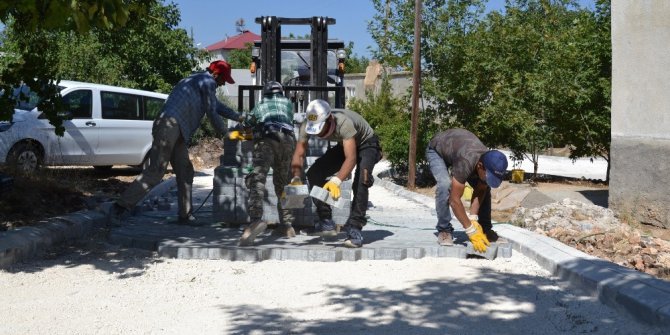 Küstüllü’de parke çalışması başladı