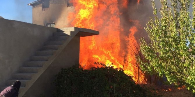 Malatya’da ev yangını