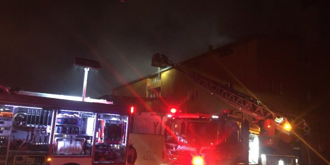 Arnavutköy’de boya fabrikası yangını havadan görüntülendi