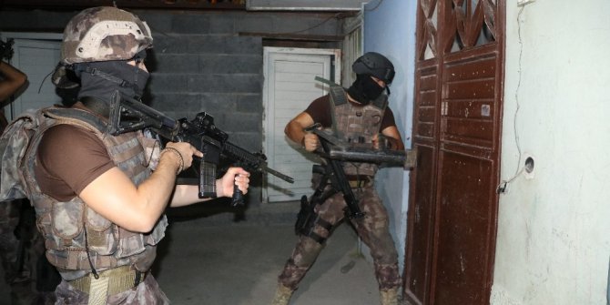 DEAŞ’a eleman sağlayan 3 kişi gözaltına alındı