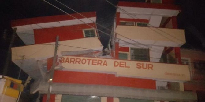 Meksika 8 şiddetindeki depremle sarsıldı: 5 ölü