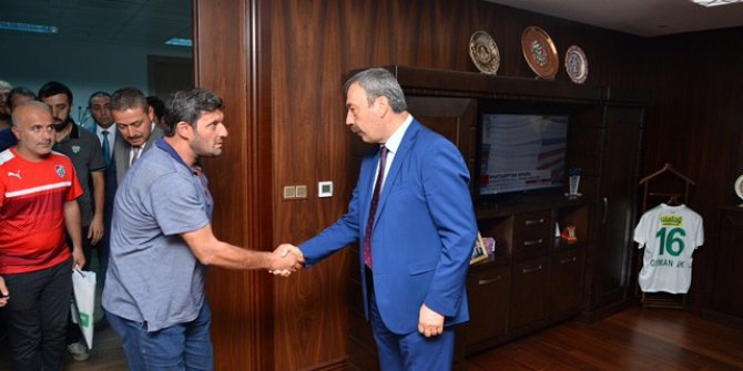 Bursaspor taraftarlarından yeni emniyet müdürüne ziyaret