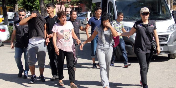 PKK operasyonunda gözaltına alınan anne-kız adliyeye sevk edildi