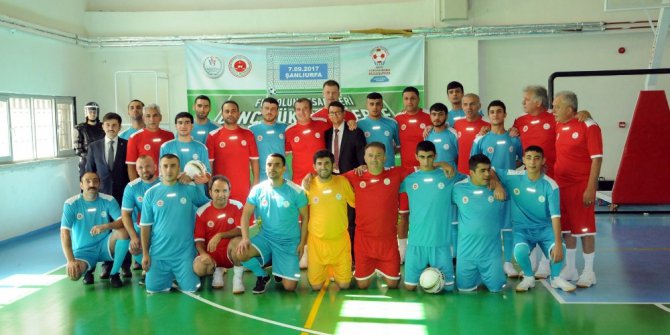 Efsane futbolcular hükümlülerle buluştu