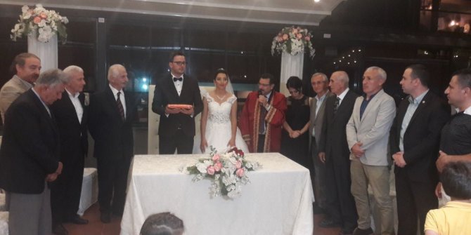 Trabzonspor eski başkanları düğünde bir araya geldi