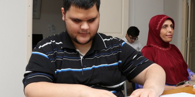 Görme engeli okumaya engel olmadı