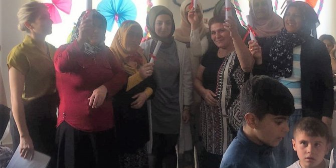 Kayapınar’da kadınların okuma-yazma azmi