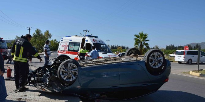 Uykusuz yola çıktı, takla attı