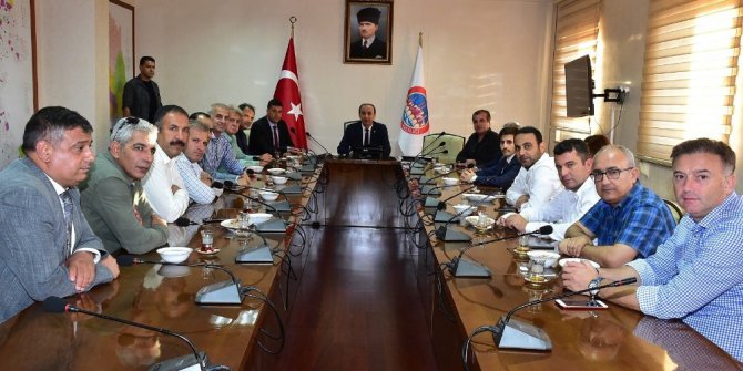 Futbolun efsaneleri Vali Erin’le buluştu