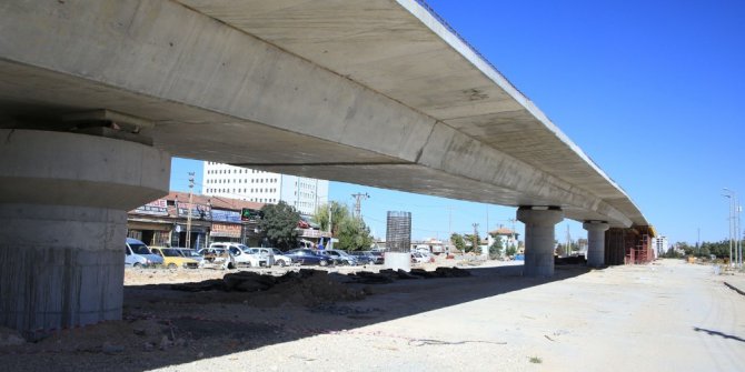 Karaman’da köprülü kavşak çalışmaları devam ediyor