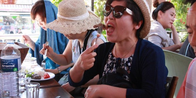 Ciğer yerken kendilerinden geçtiler