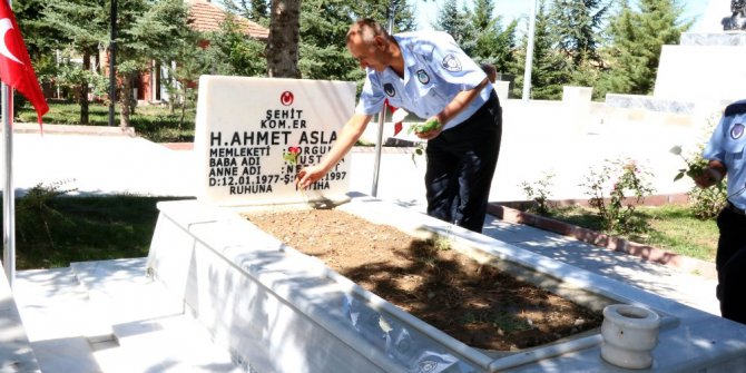 Yozgat’ta zabıta ekiplerinden şehitliğe ziyaret