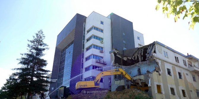 Pazarkapı kentsel dönüşüm alanında yıkım çalışmalarına başladı