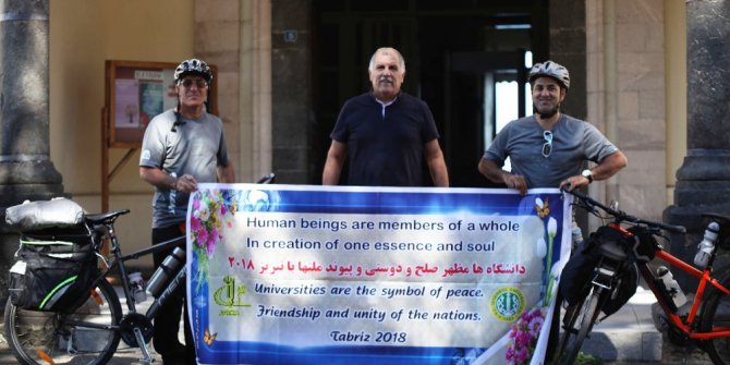 İranlı akademisyenler ‘barış ve dostluk’ için pedal çeviriyorlar
