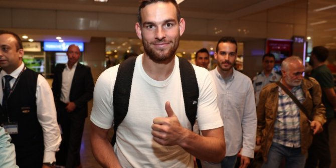 Fenerbahçe’nin yeni transferi Janssen, İstanbul’a geldi