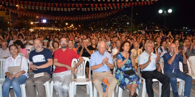 Kuşadası’nda kurtuluş konseri