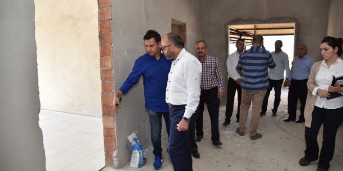 Başkan Üzülmez Atla Terapi Merkezi’ni inceledi