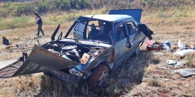 Otomobil tarlaya uçtu : 7 yaralı
