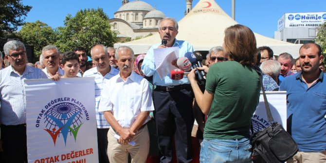 Arakan’da Müslümanlara yönelik katliamlara tepkiler sürüyor