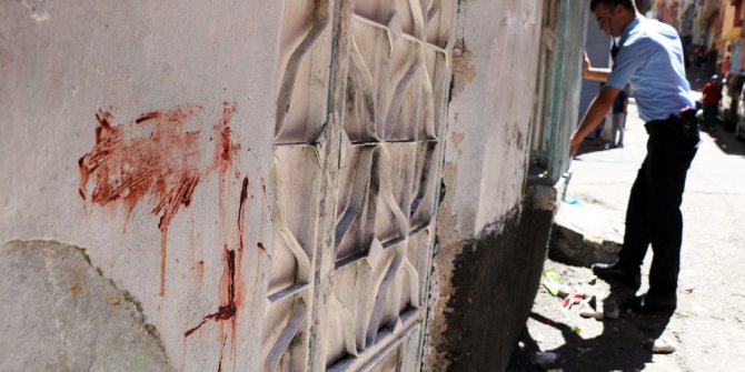 Duvardaki kan lekesi cinayeti ortaya çıkardı