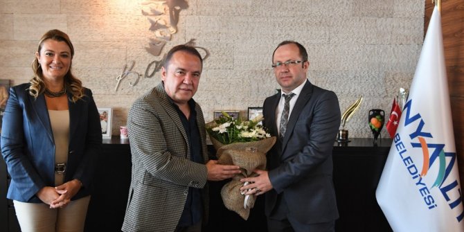 Başkan Böcek, zabıtaların ‘haftası’nı kutladı