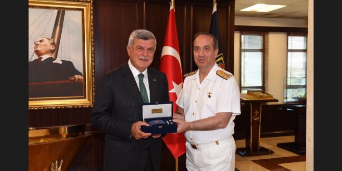 Başkan Karaosmanoğlu’ndan komutanlara ziyaret