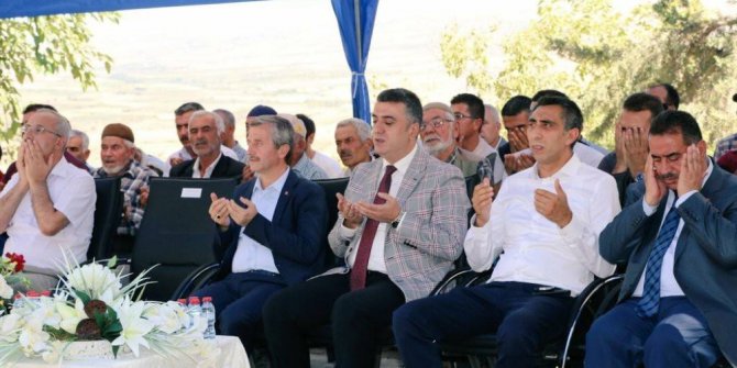 Yeni Cami kılınan Cuma namazı ile hizmete girdi