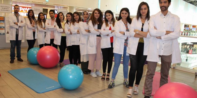 Dünya Fizyoterapistler Günü için stant açıldı