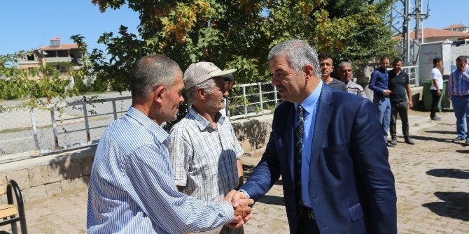 Başkan Mustafa Çelik, Buğdaylı’da ay çekirdeği üretici ve esnaflarını ziyaret etti