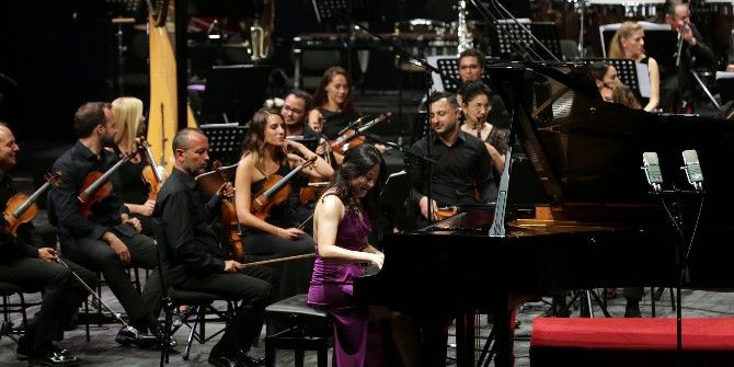 Dünyaca Ünlü Pianist Zhag Zuo, Piyanosunu Demokrasi İçin Çaldı