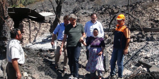 Fatih Belediye Başkanı Demir yangın bölgesinde