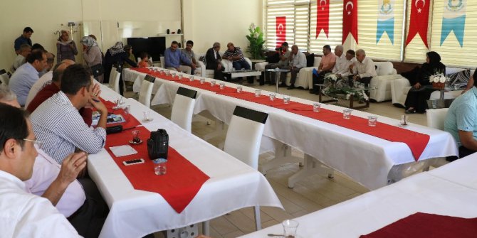 Demirkol, halk gününde vatandaşları dinledi