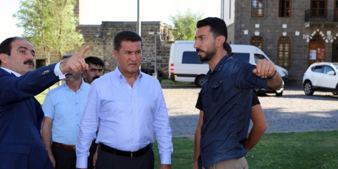 Mustafa Sarıgül, Akşener’in partisine katılacağı iddialarına cevap verdi