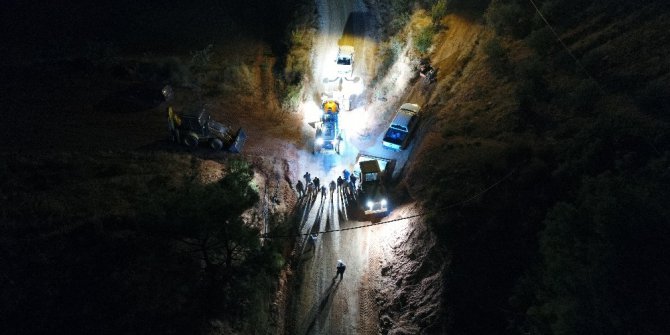 Alaşehir’deki çalışmalar gece gündüz devam ediyor