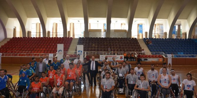 1. International Cup Tekerlekli Sandalye Basketbol Turnuvası başladı