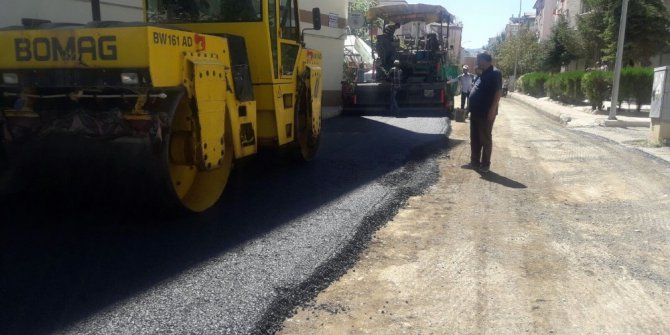 Seydişehir Belediyesinden merkez mahallelere sıcak asfalt