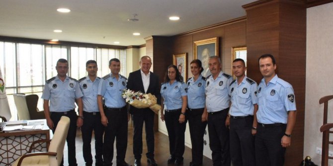 Her zaman halkın içindeler