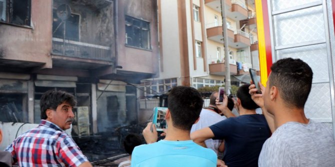 Bina yandı vatandaş canlı yayın yaptı