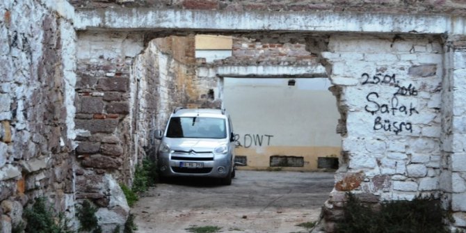 Ayvalık’ta silahla yaralama