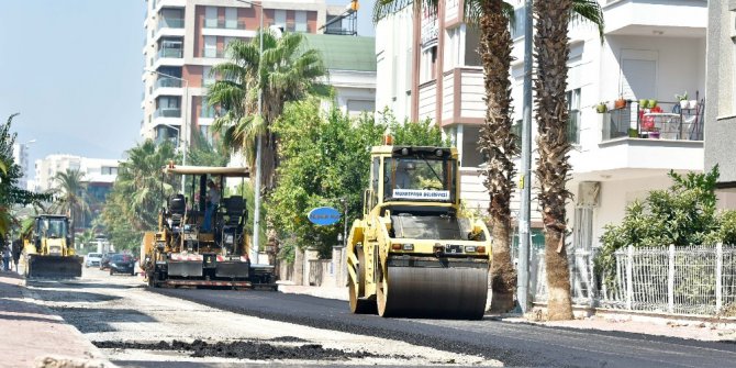 Muratpaşa’dan asfaltlama çalışması