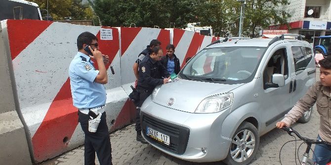 Yanlış Park Edilen Araçlar Otoparka Çekildi