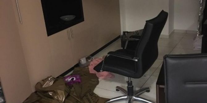 Lüks Araçlı Hırsızların 12 İş Yerinden Yaptıkları Kasa Hırsızlığı Kamerada